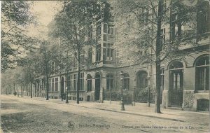Vue de l'avenue de la Couronne en 1913